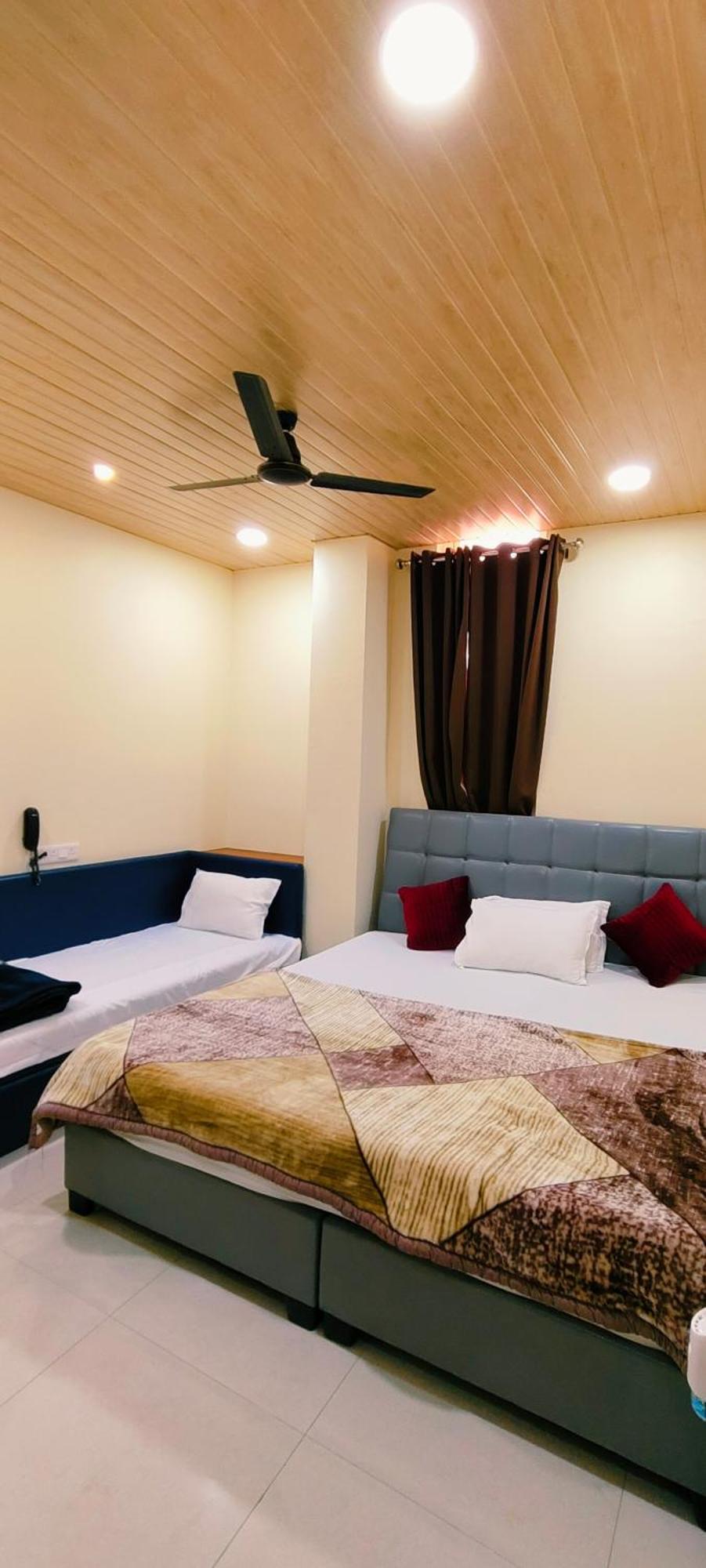 Shri Shiv Ganga Bhakt Niwas Ujaim Exterior foto