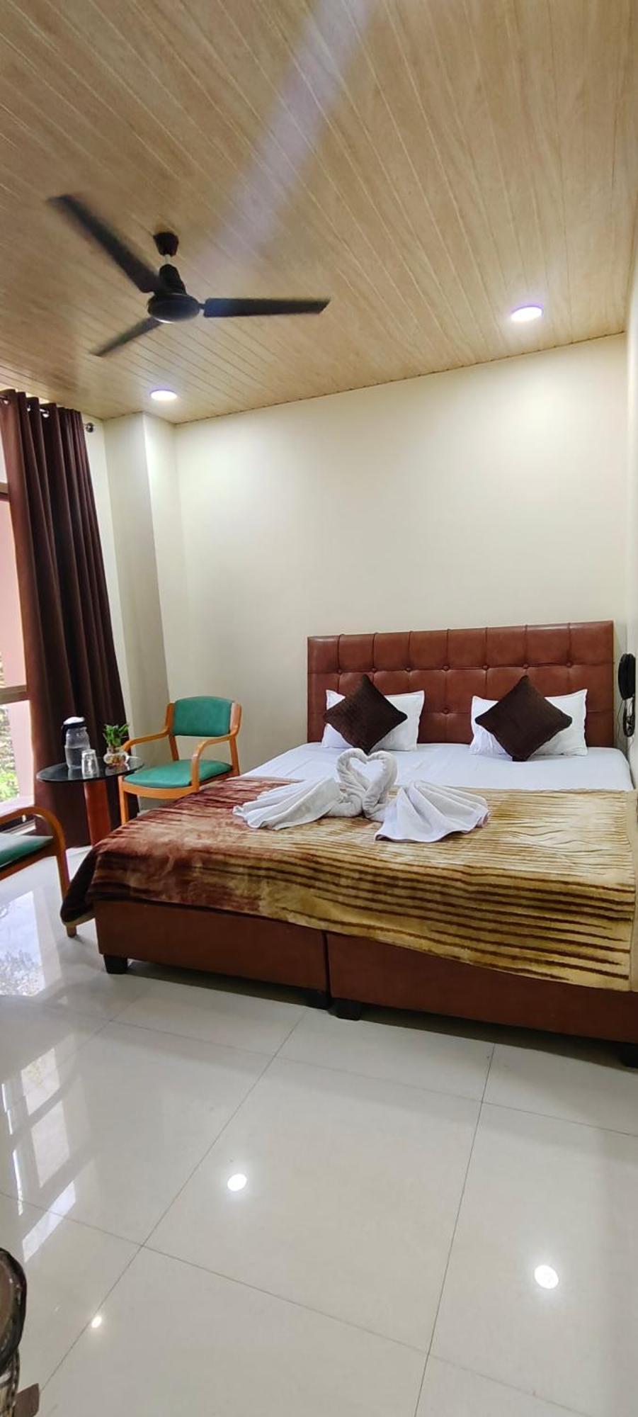 Shri Shiv Ganga Bhakt Niwas Ujaim Exterior foto