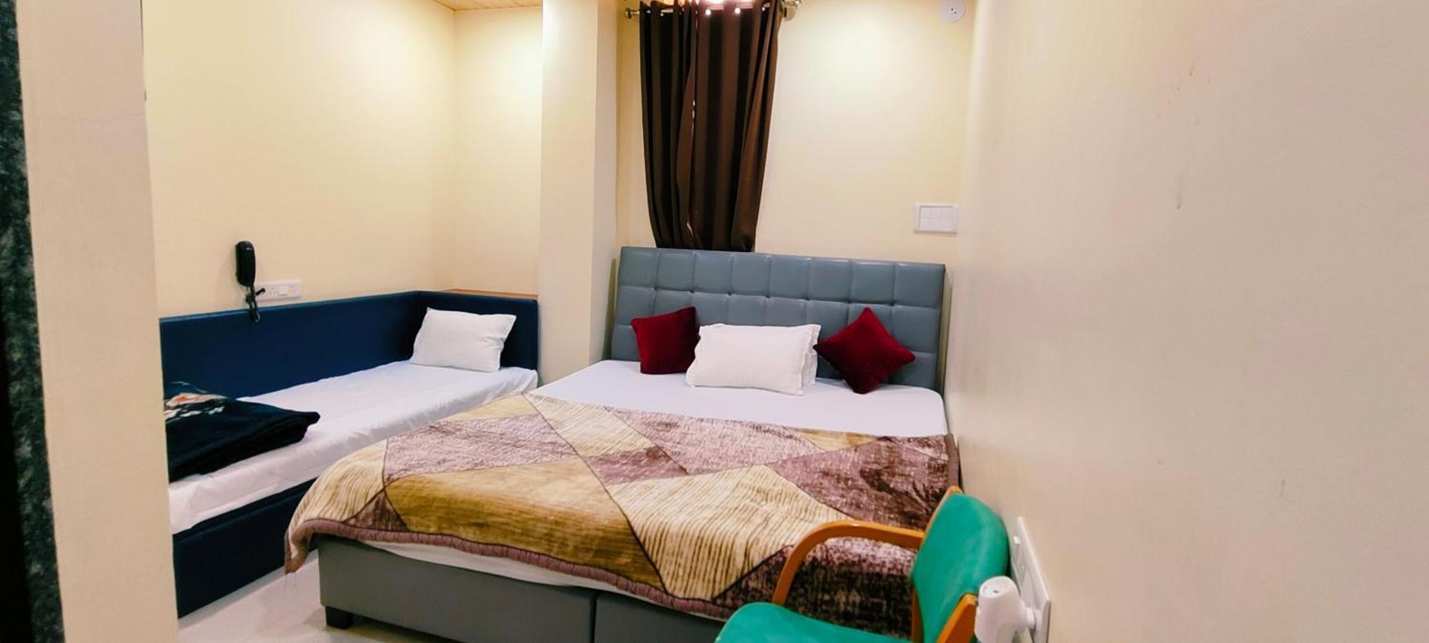 Shri Shiv Ganga Bhakt Niwas Ujaim Exterior foto