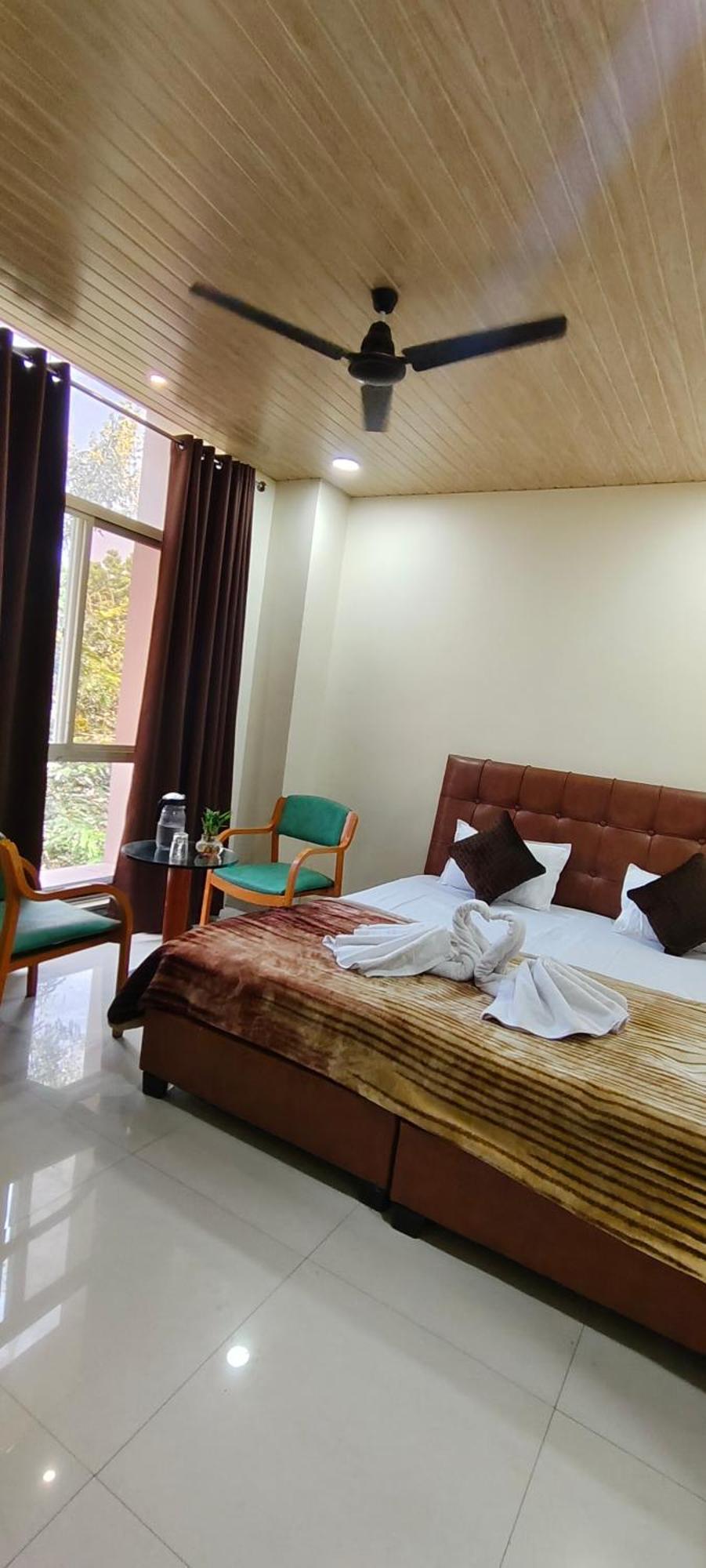 Shri Shiv Ganga Bhakt Niwas Ujaim Exterior foto