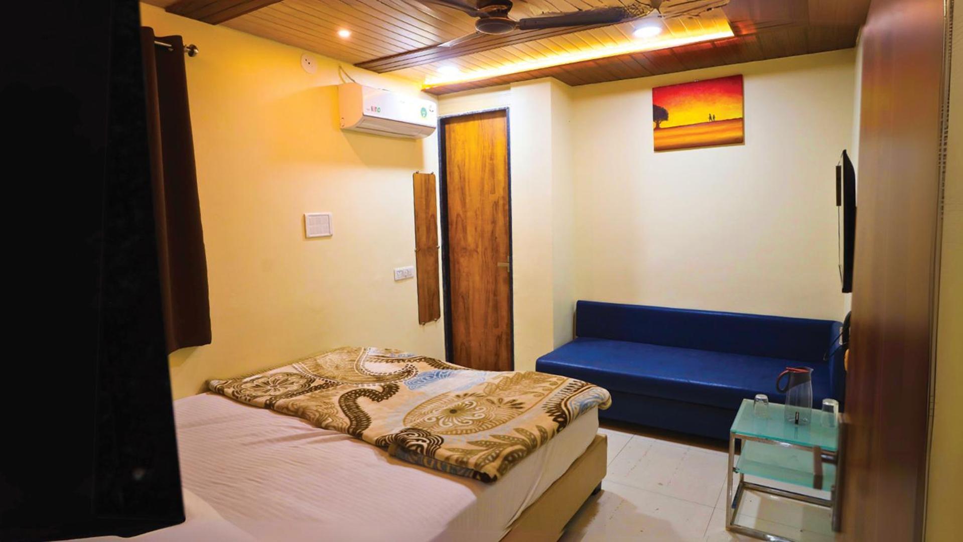 Shri Shiv Ganga Bhakt Niwas Ujaim Exterior foto