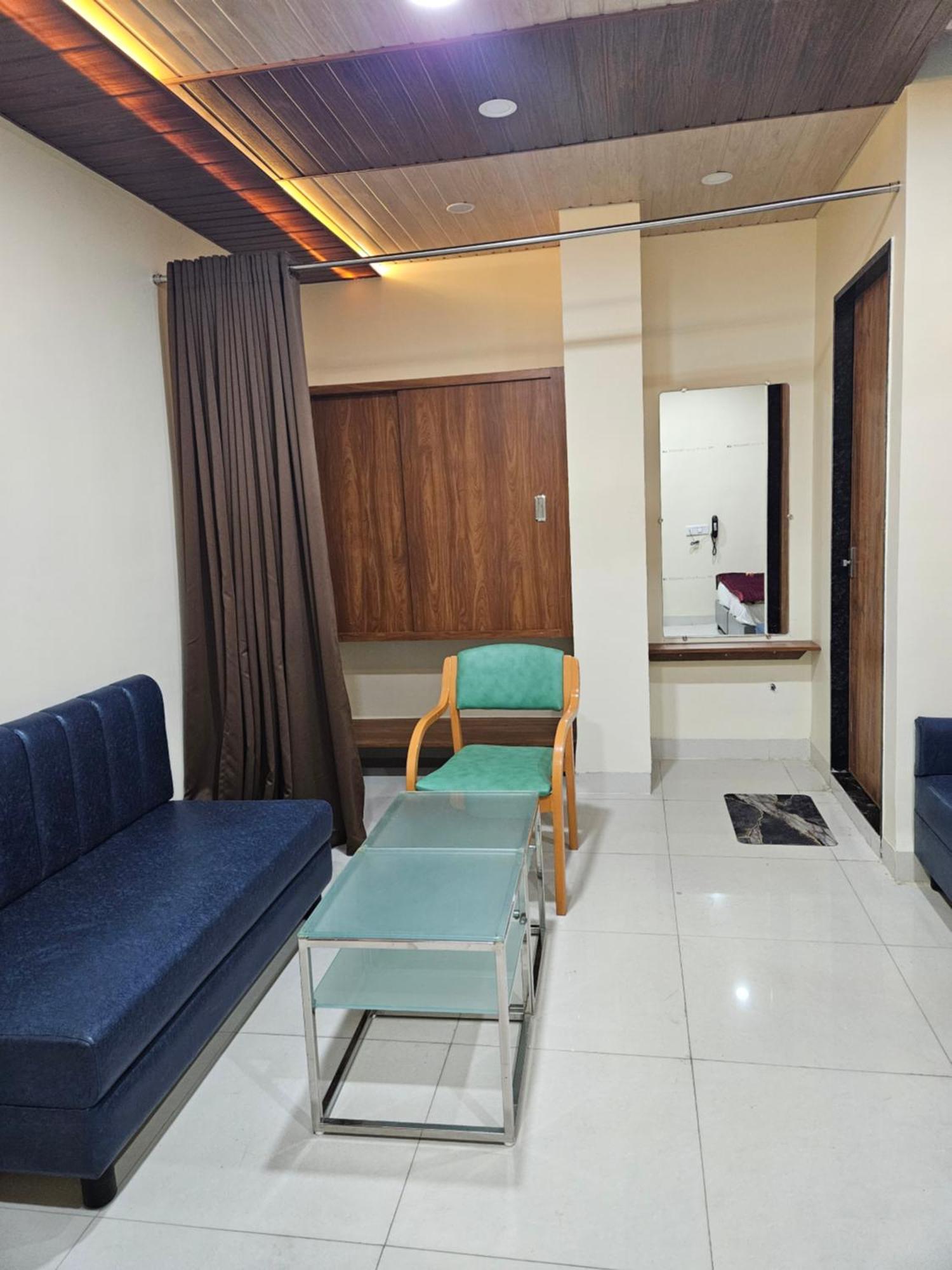 Shri Shiv Ganga Bhakt Niwas Ujaim Exterior foto